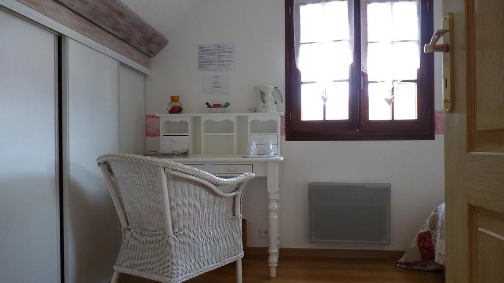 La Cyrillaure Bed & Breakfast Mosnes Екстериор снимка